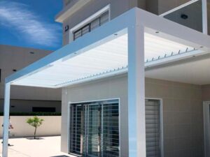 ¿Cómo limpiar una pérgola bioclimática?